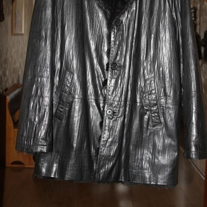 Зимняя кожанная куртка (внутри мех бобра) 85000