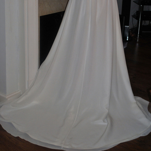 Эксклюзивное свадебное платье со шлейфом