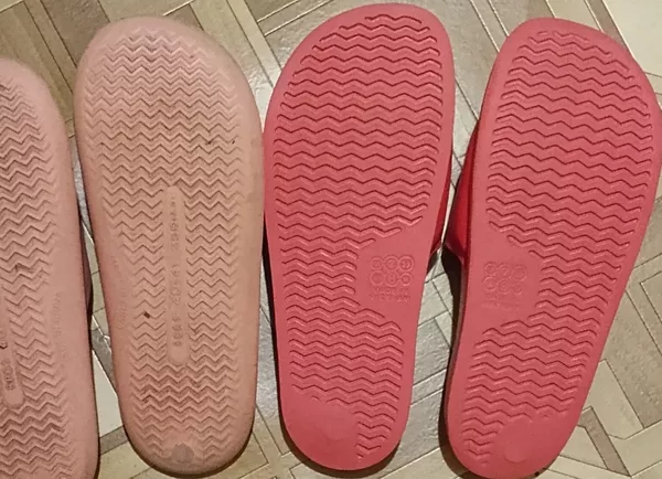 Шлёпанцы/ сланцы продаю. 2