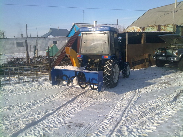 Продам мини-трактор с навесным снегоуборочным оборудованием 5
