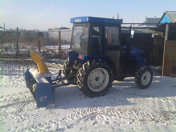 Продам мини-трактор с навесным снегоуборочным оборудованием 6